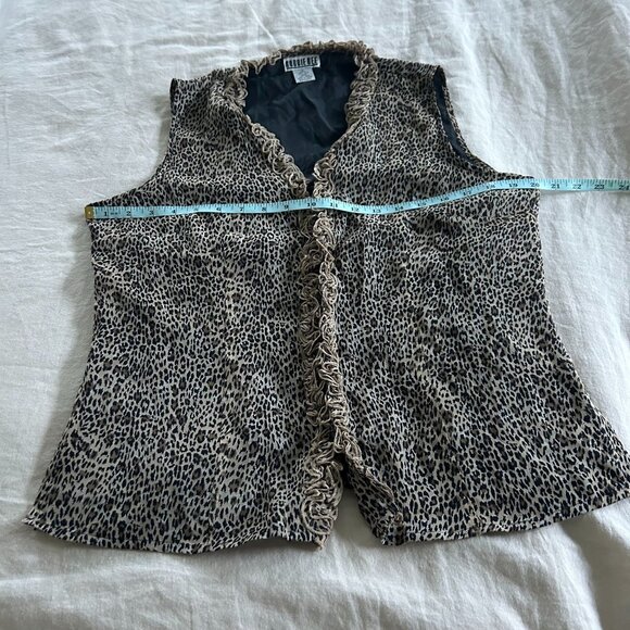 Leopard Print Sleeveless Blouse With Ruffle Trim By Robbie Bee 00% Silk - Picture 7 of 8